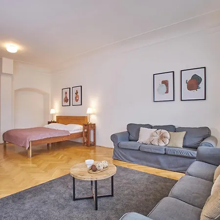 Charles Bridge Apartment Prague