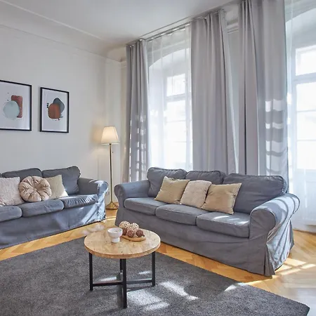 Charles Bridge Apartment Prague