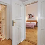 Aparthotel Charles Bridge Praga